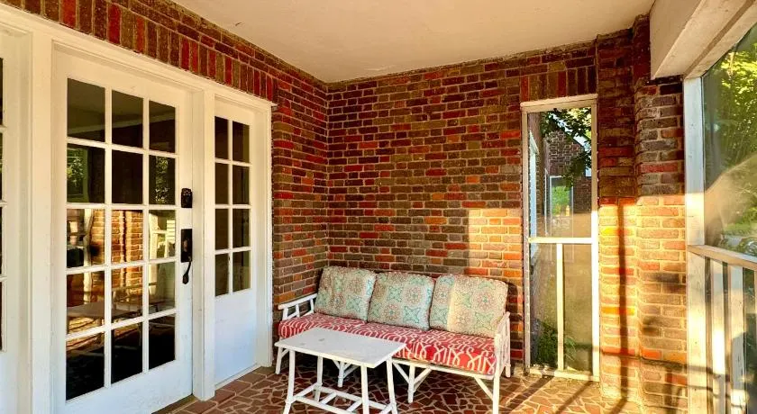 Historic Home, Modern Amenities- 15 Minutes to Downtown Chattanooga- Perfect for Families - Image 1