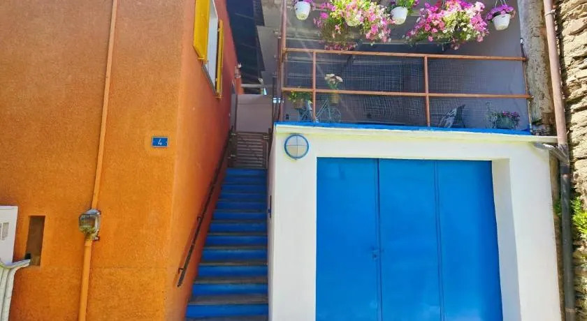 Casa Orange - Image 1