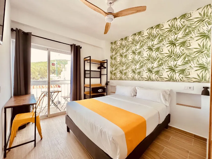 Nanit Rooms Ibiza Hostal - Image 1