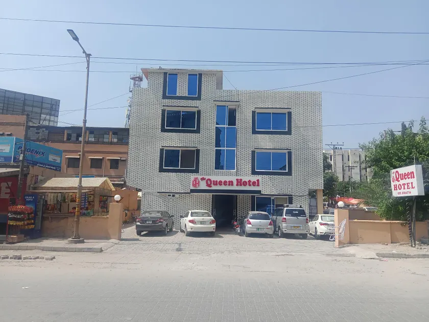 Hotel The Queen - Image 1