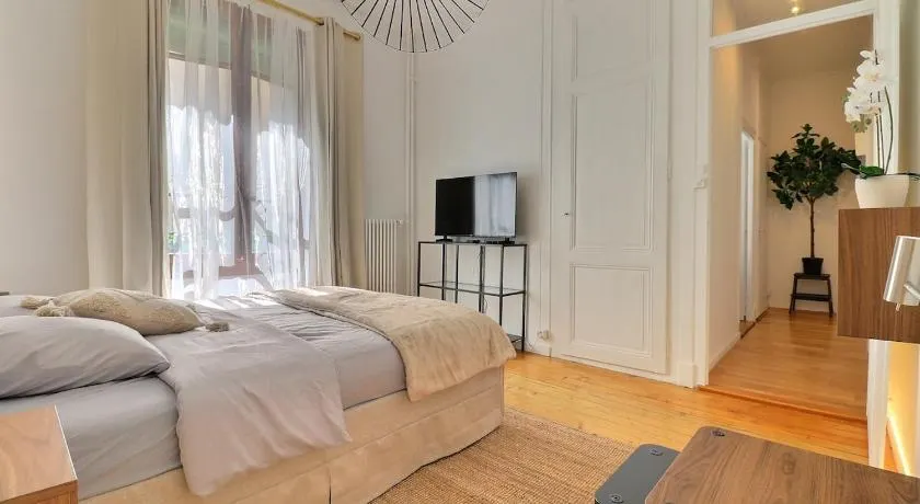 P&R - 2 room comfort, Plainpalais - Image 1