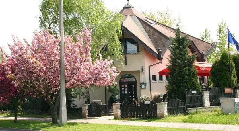 Kocsis Panzió és Étterem - Image 1