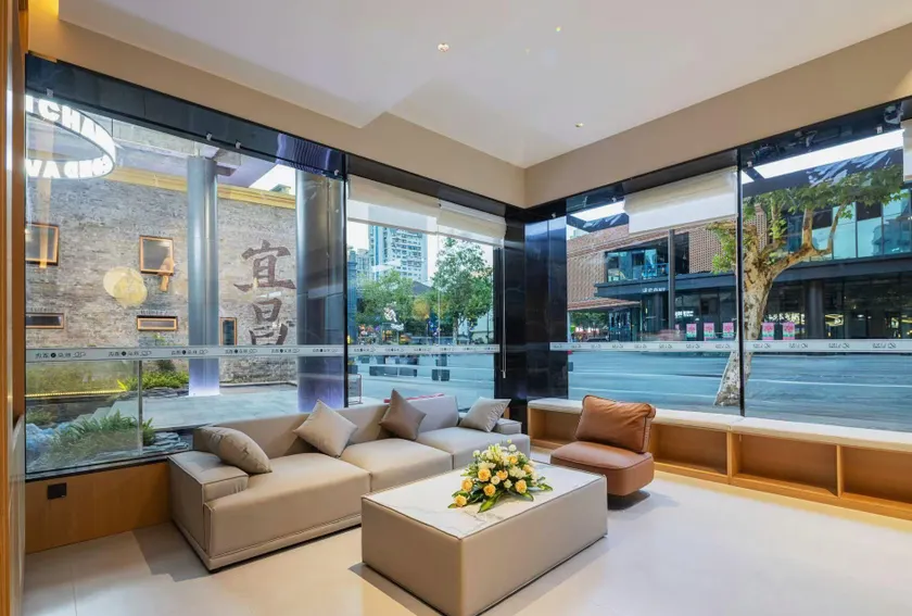 Designer hotel - Image 1