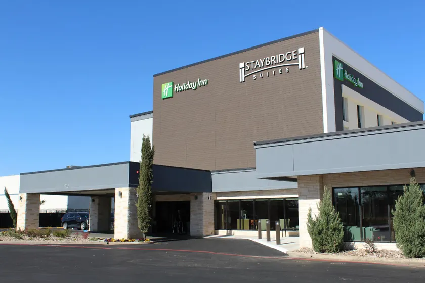 Holiday Inn Dallas Market Ctr Love Field by IHG - Image 1