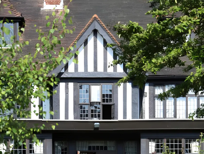 Hogarths Stone Manor - Image 1