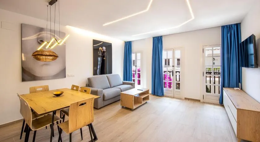 Apartamentos Marino Superior Casa Azahar - Image 1