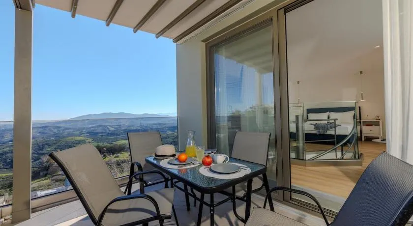 Evmaria Luxury Cottage - Image 1
