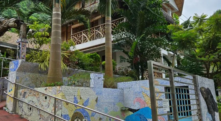 Lokal Home Hostel - Image 1