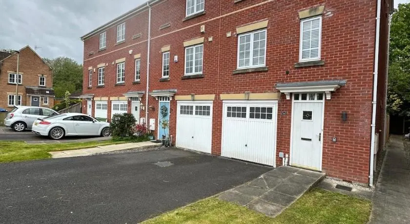 Mmc serviced accommodation 2 - Image 1