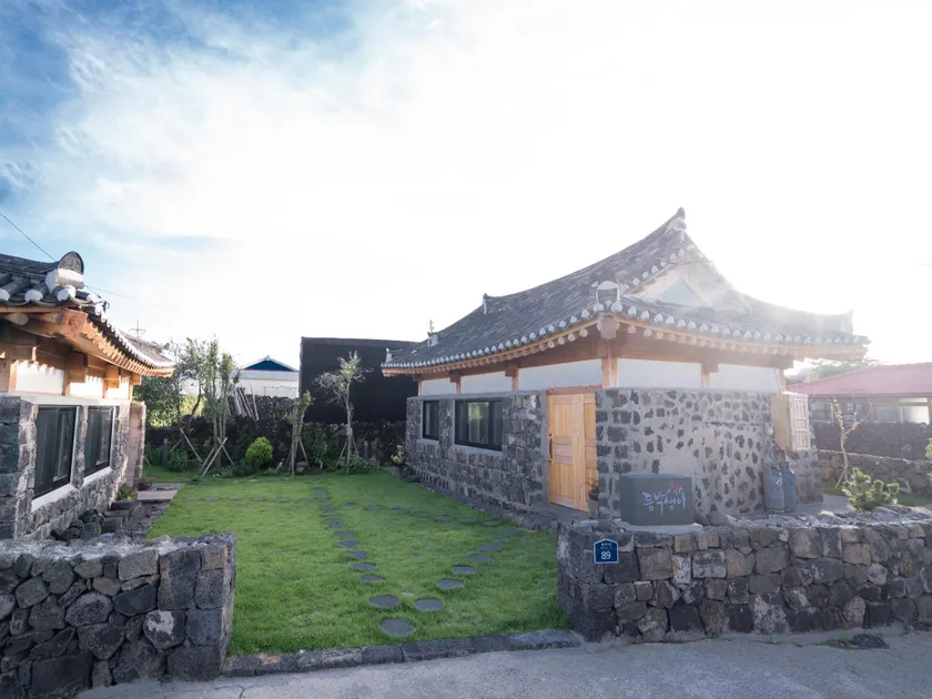 DongParkSaengE Traditional House - Image 1