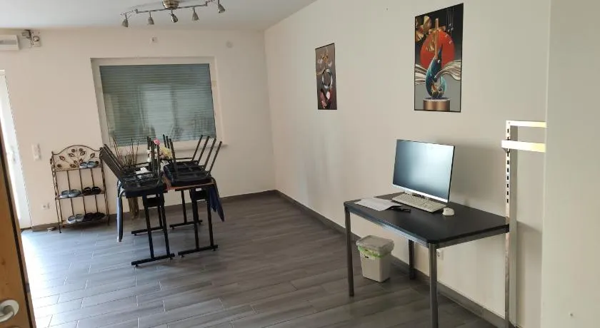 Erdgeschoss Wohnung nahe Flughafen - Image 1