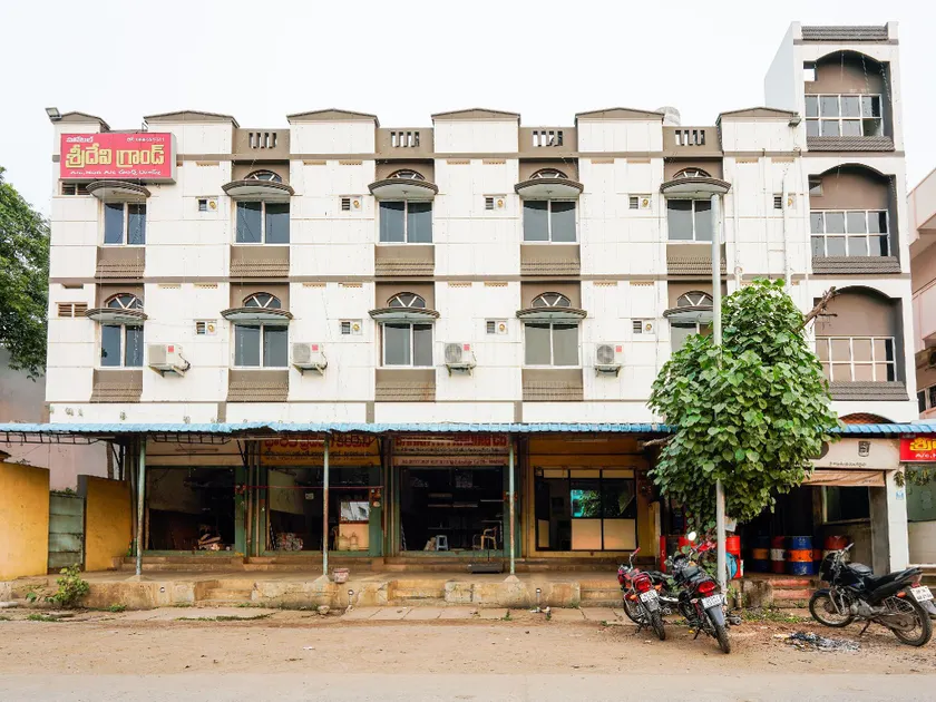 Hotel O SRIDEVI GRAND - Image 1