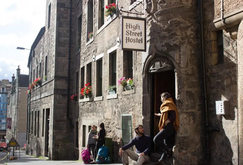 High Street Hostel - Over 18s Only, Backpackers Atmosphere - Image 1
