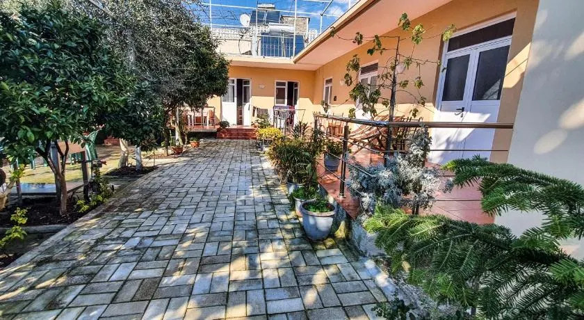Berti Apartment - Image 1