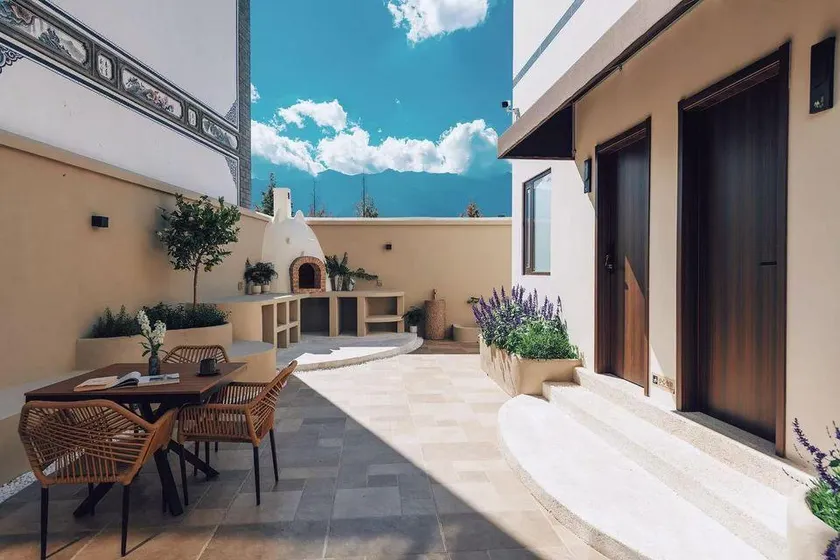 MIYE Luxury Wilderness Designer Resort (Longkan Wharf Branch) in Dali - Image 1