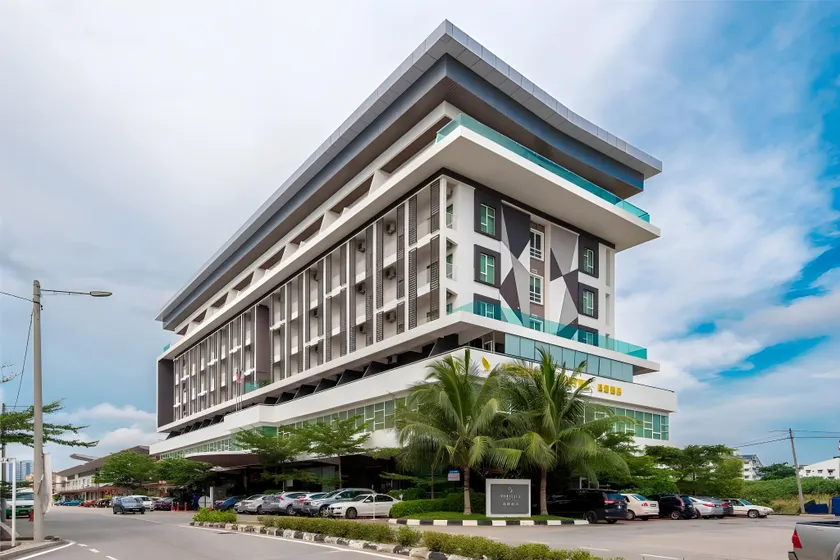 Marvelux Hotel - Image 1