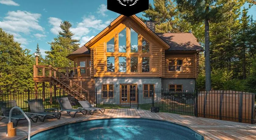 Chalet White Wolf SPA at Fiddler's Lake - Image 1
