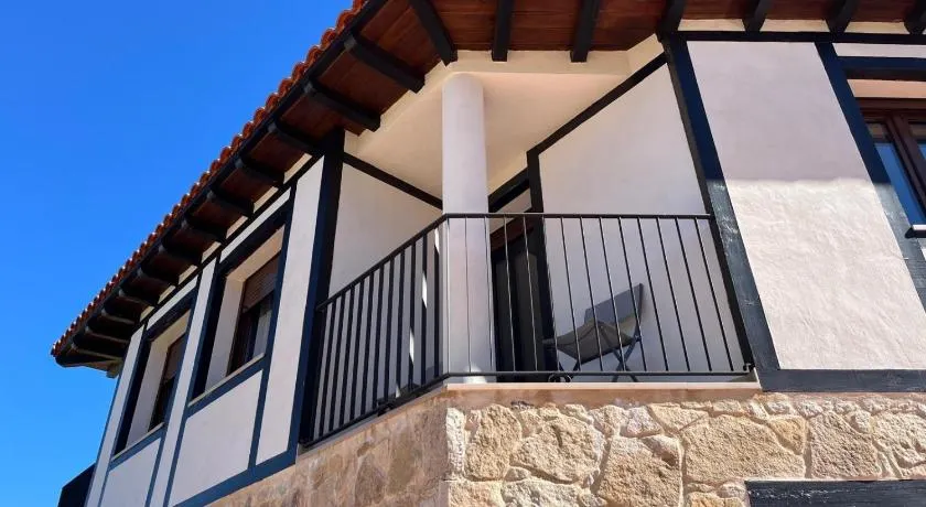 Tres Olivos - Image 1