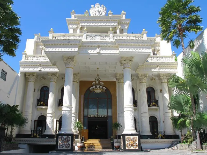 The Grand Palace Hotel Malang - Image 1