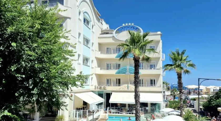 Luxor Beach Boutique Hotel Cattolica - Image 1