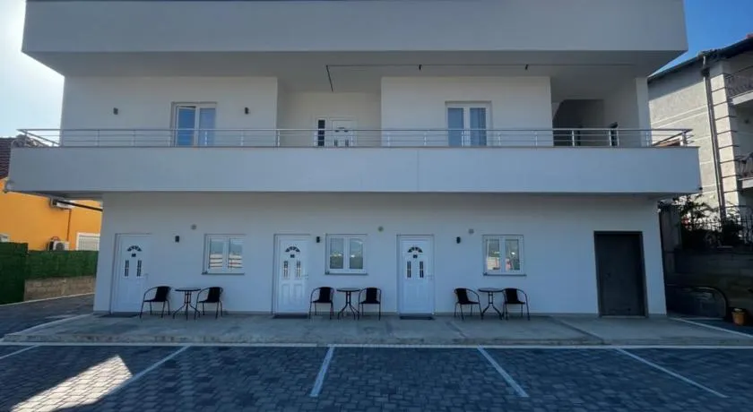Sunlake Villa - Image 1