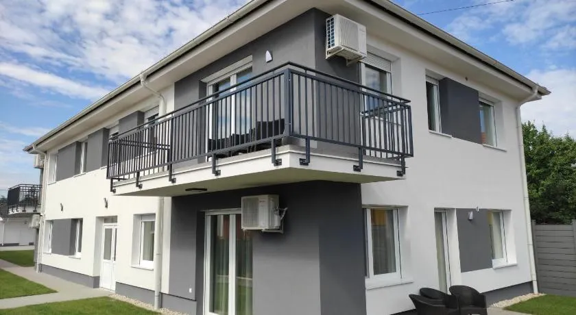 Sweet Home Apartments - Image 1