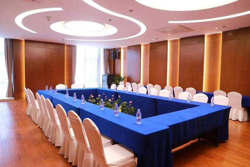 Hu Zhou Mountain and sea Happiness Bay Hotel - Image 1