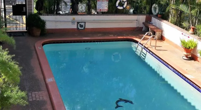 Modern 2BR Escape Close to Beach and American Flyers Training - Image 1