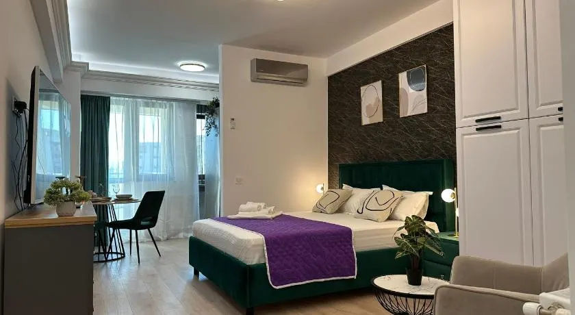 DEKO Apartments & Studios Near Palas Mall - Parking Option - Image 1