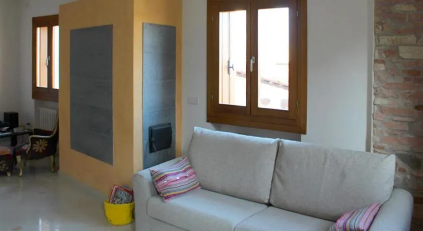 Antica Corte Leguzzano B&B - Image 1
