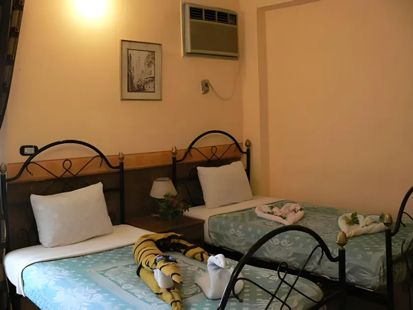 El Fayrouz Hotel - Image 1