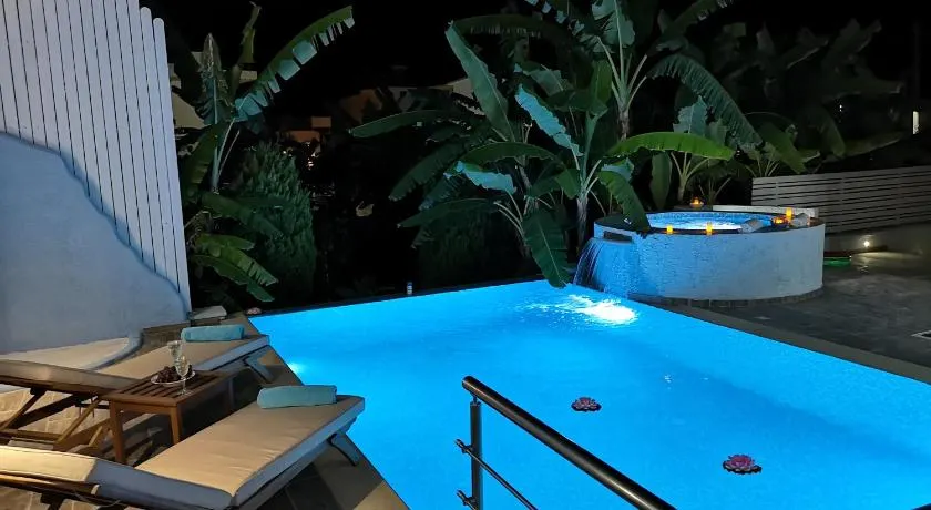 Valantas Garden Suite - Image 1