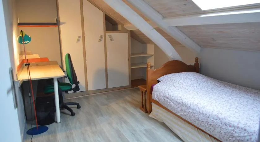 Aéroport à 500 mètres, chambre - Image 1