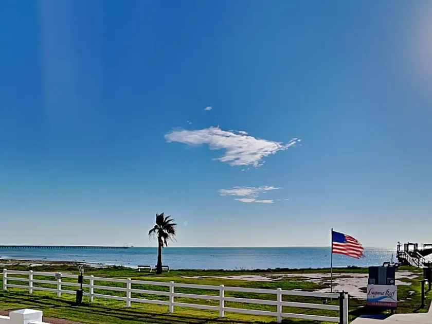 Laguna Reef #213 - Four Point Lighthouse - Image 1