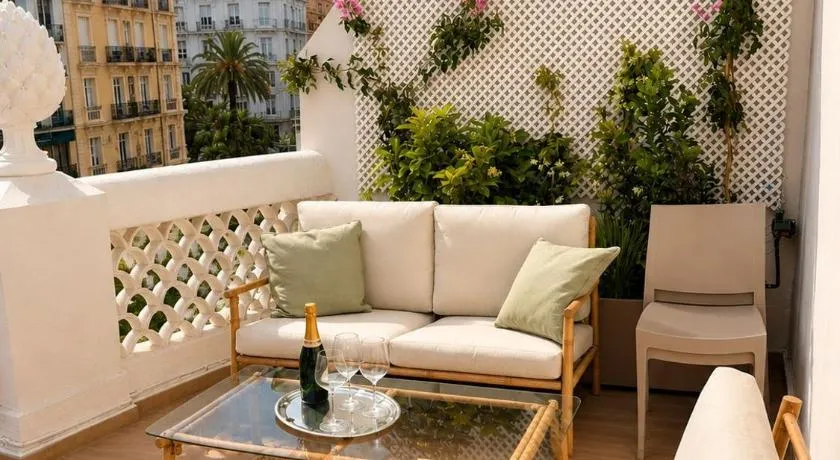 Valencia Apartamentos Goya - Image 1