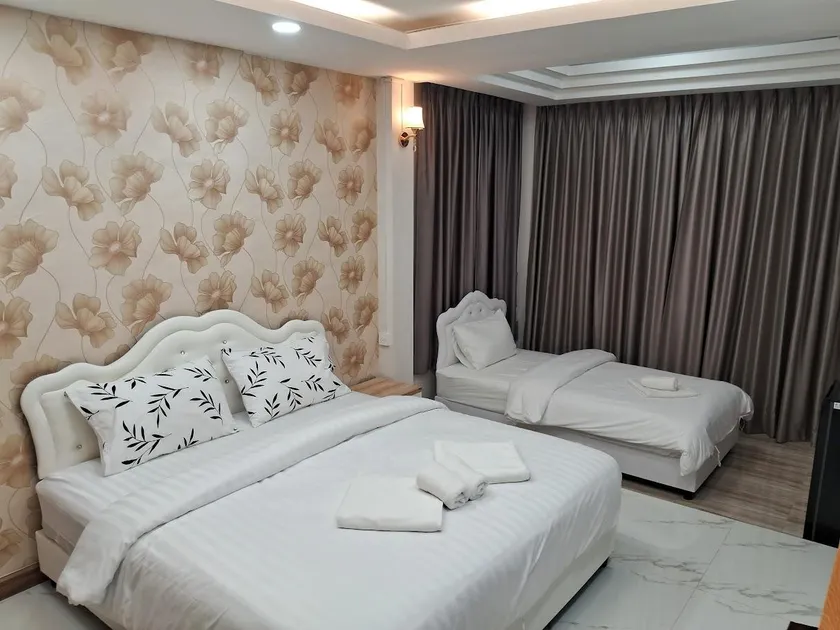 TILA Guesthouse ฑิลา เกสเฮาส์ - Image 1