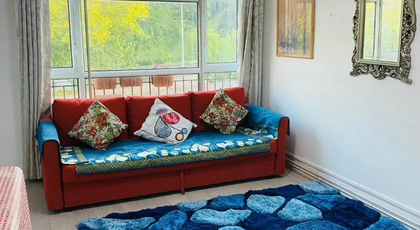 Cosy Home in Chatham - Image 1
