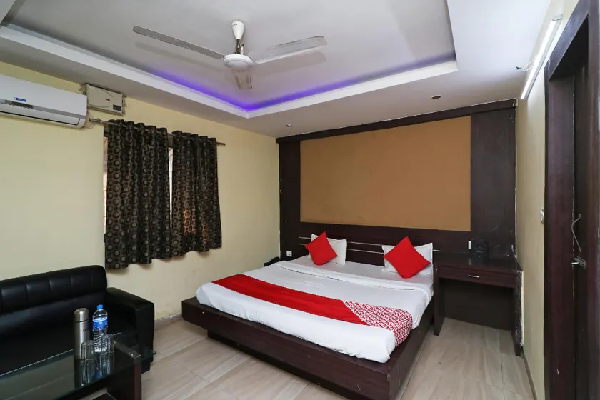Hotel O Flagship Hotel New City Palace - Image 1