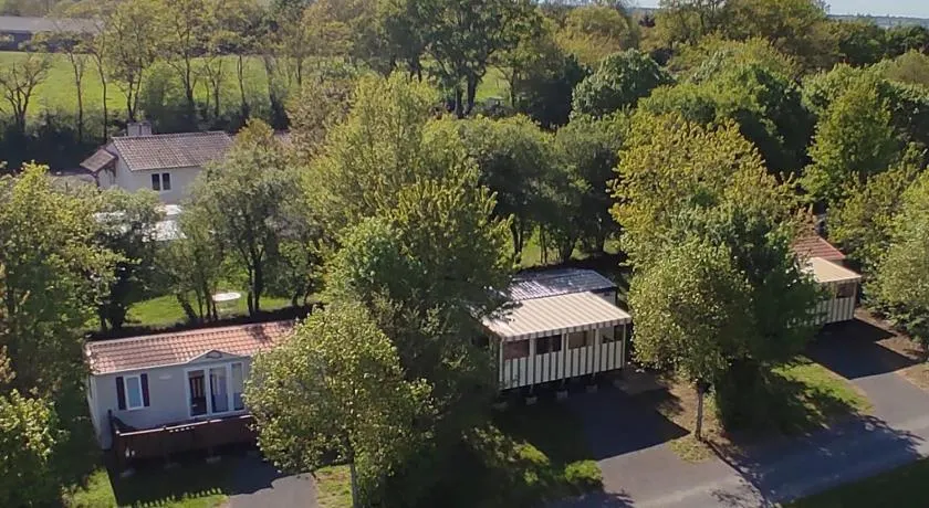 Mobil-home à la campagne les Logis de l'Oumois - Image 1