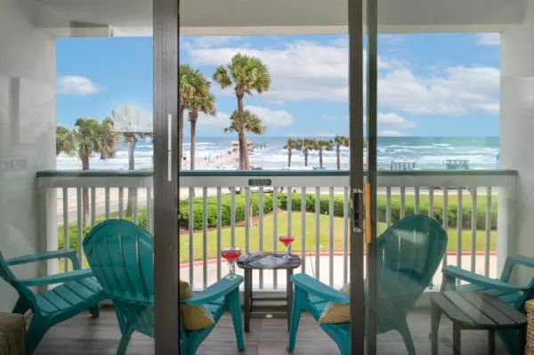 Turtley Awesome Beachfront Condo Pool - Image 1