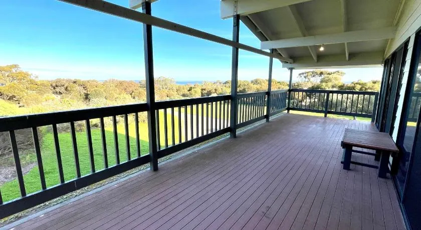 Bayview Heights - Image 1