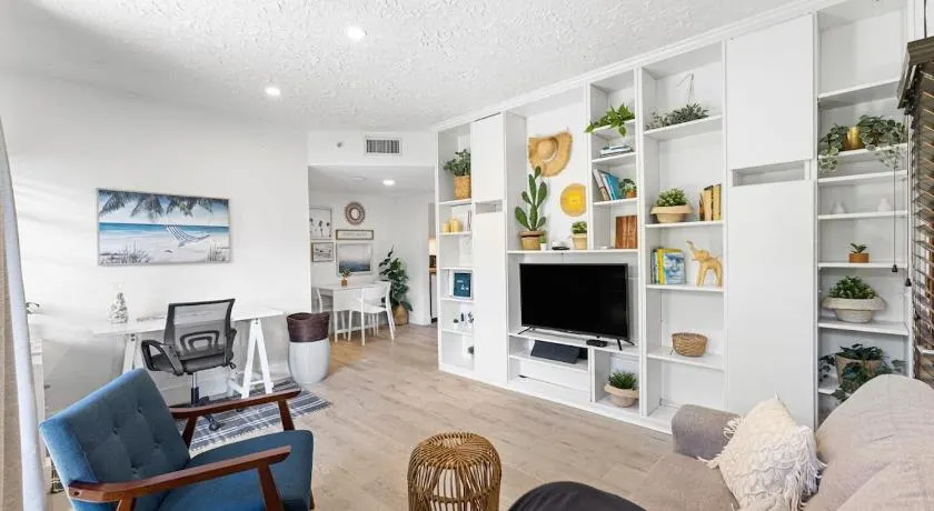 Delight and cozy Apt close to Las Olas & the beach - Image 1
