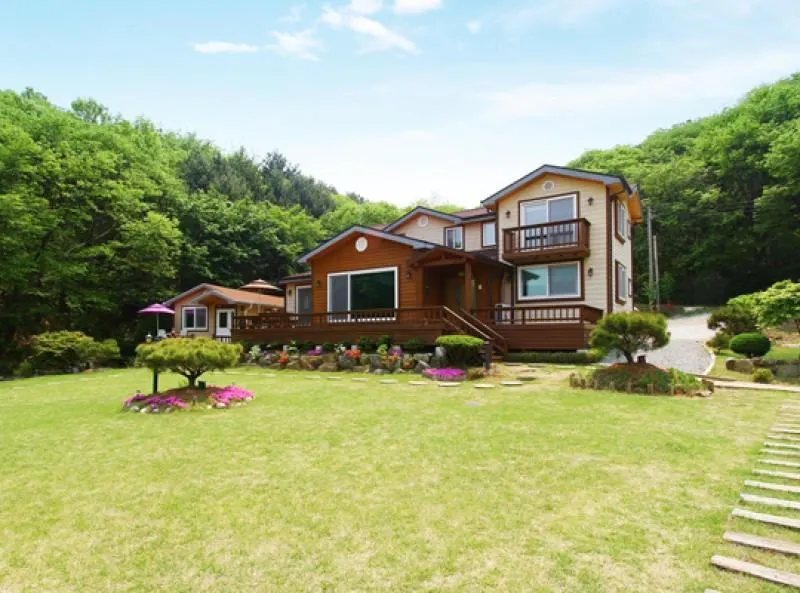 Yangpyeong Byeoldarae Pension - Image 1