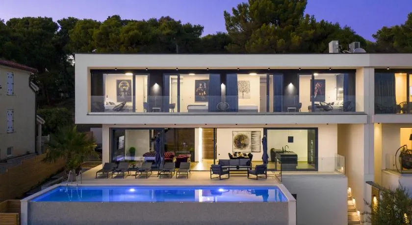 Luxury Villa Dali with sauna, whirlpool and heated pool in Medulin only 1,7 km from the beach - Image 1