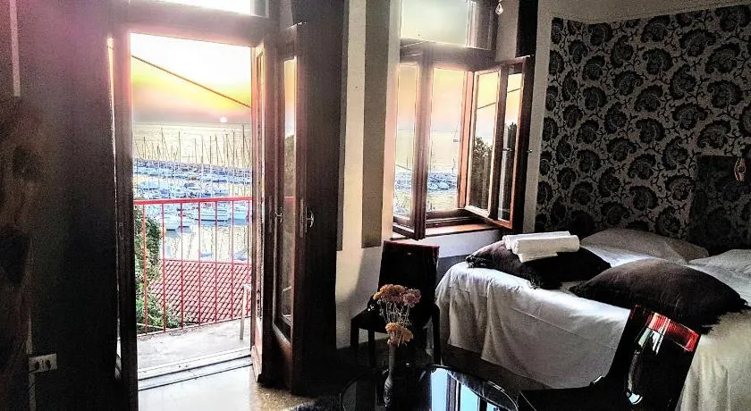 Hotel Mignon - Image 1