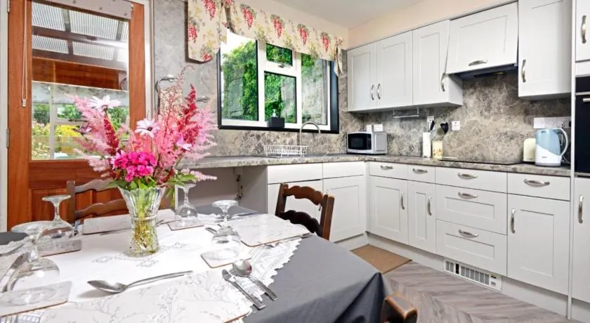 Granny’s Cottage - Image 1