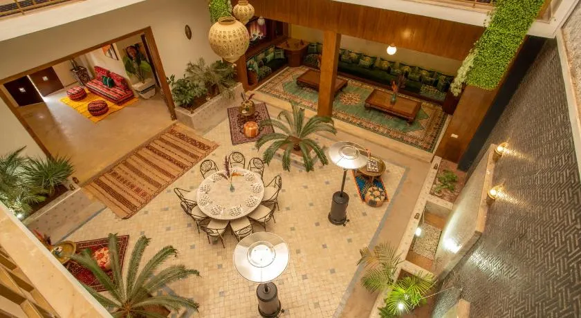 Riad Azia - Image 1
