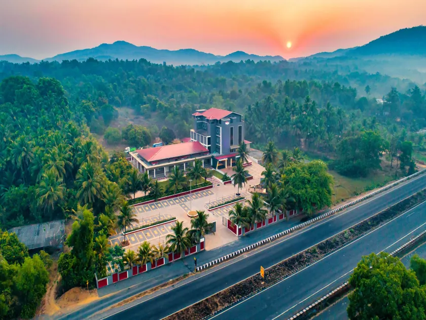 Hotel Aaradhya - Image 1