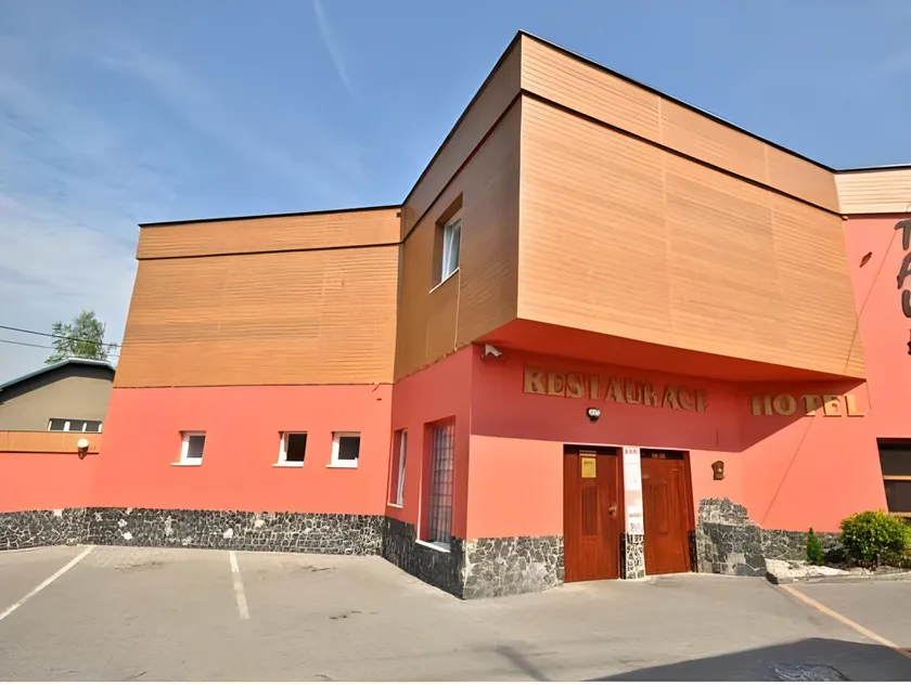 Hotel Taurus - Image 1