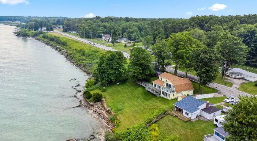 Sunset Haven - Lakeside Retreat in GOTL - Image 1